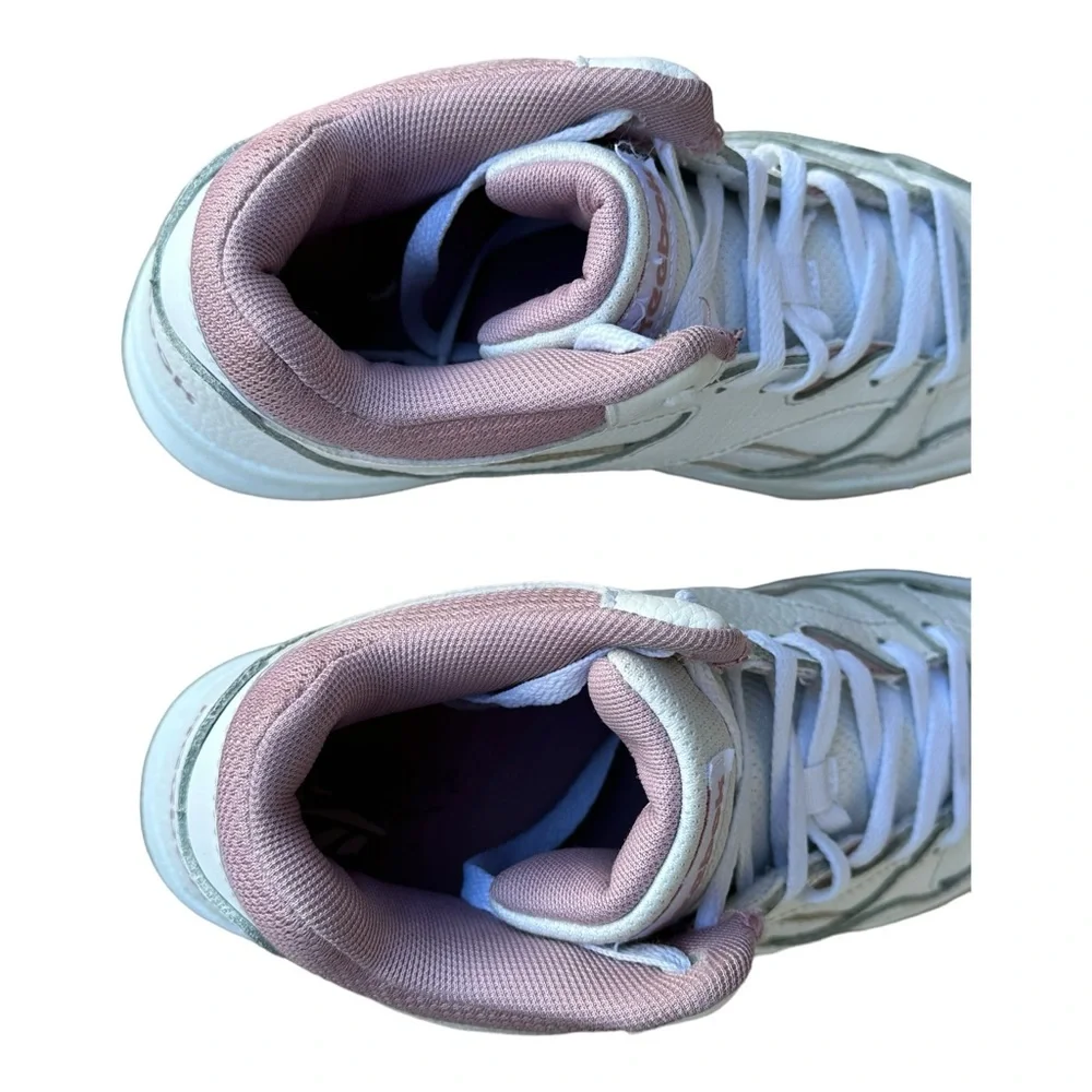 Reebook Women White Light Purple shoes‎ Sneakers women Size US 8